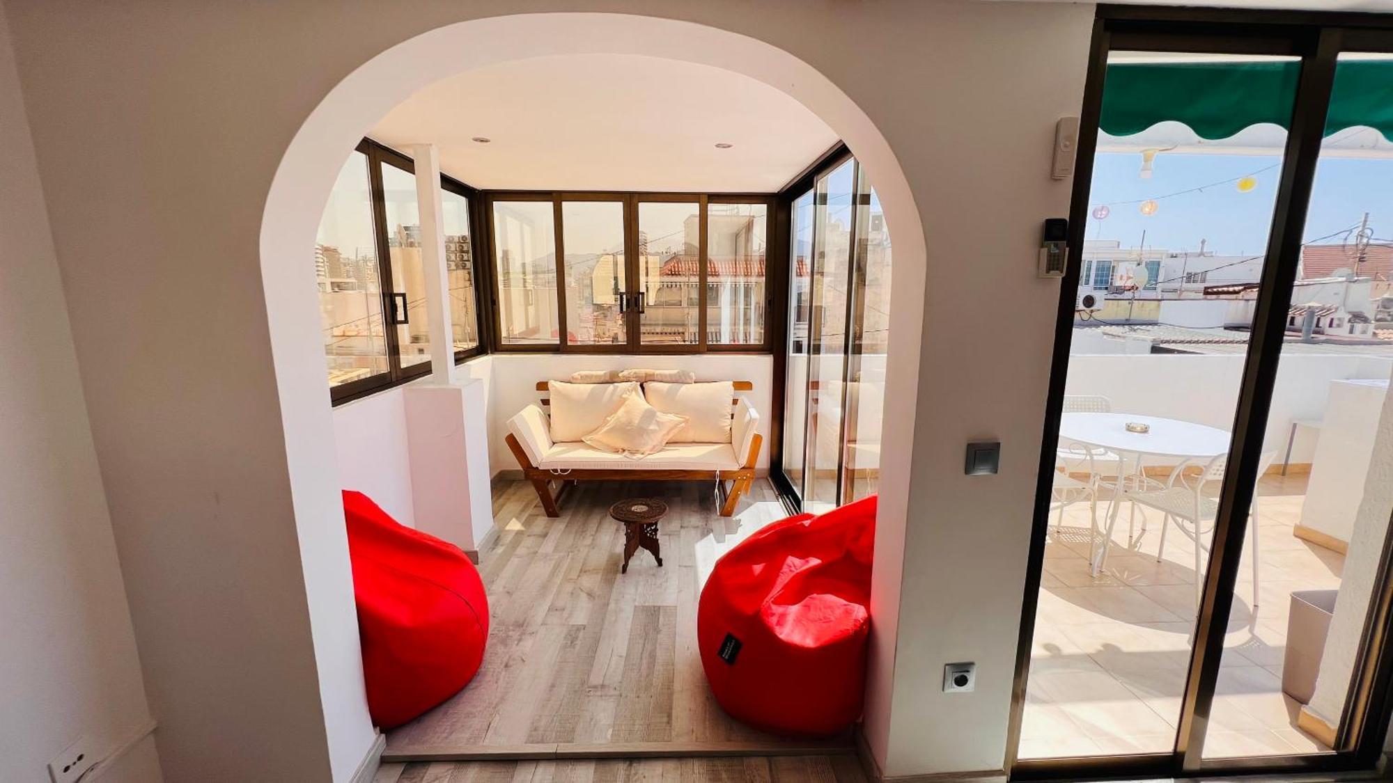 Atico Con Vistas En El Casco Antiguo De Benidorm Apartment Exterior photo