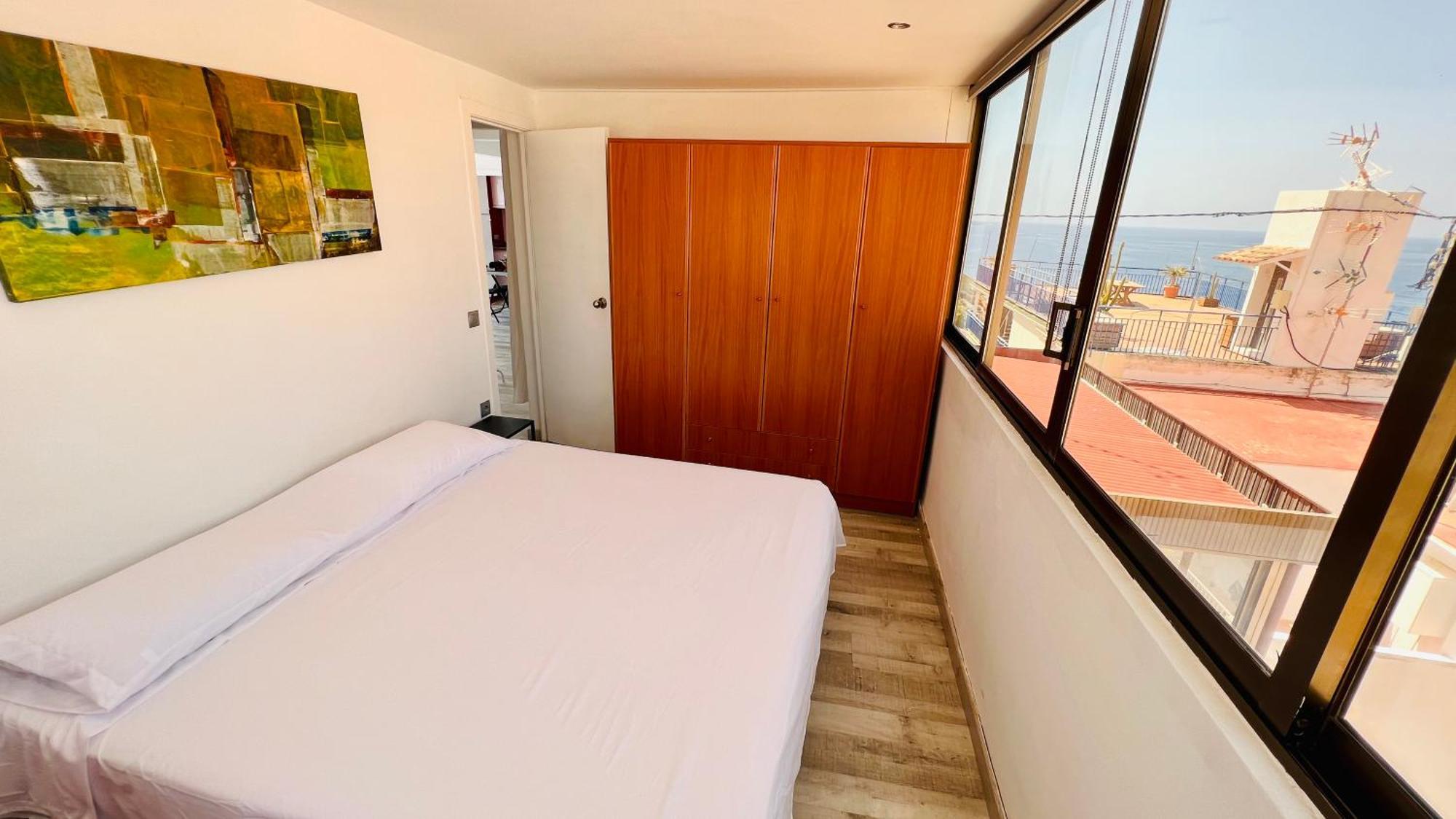 Atico Con Vistas En El Casco Antiguo De Benidorm Apartment Exterior photo