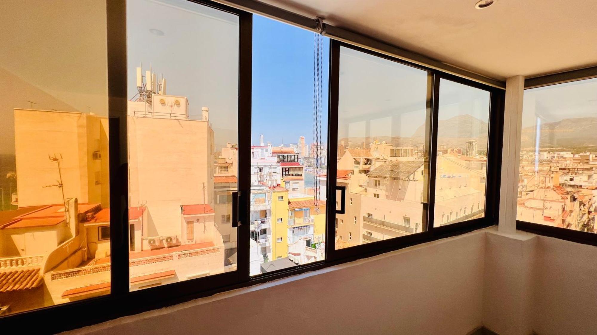 Atico Con Vistas En El Casco Antiguo De Benidorm Apartment Exterior photo