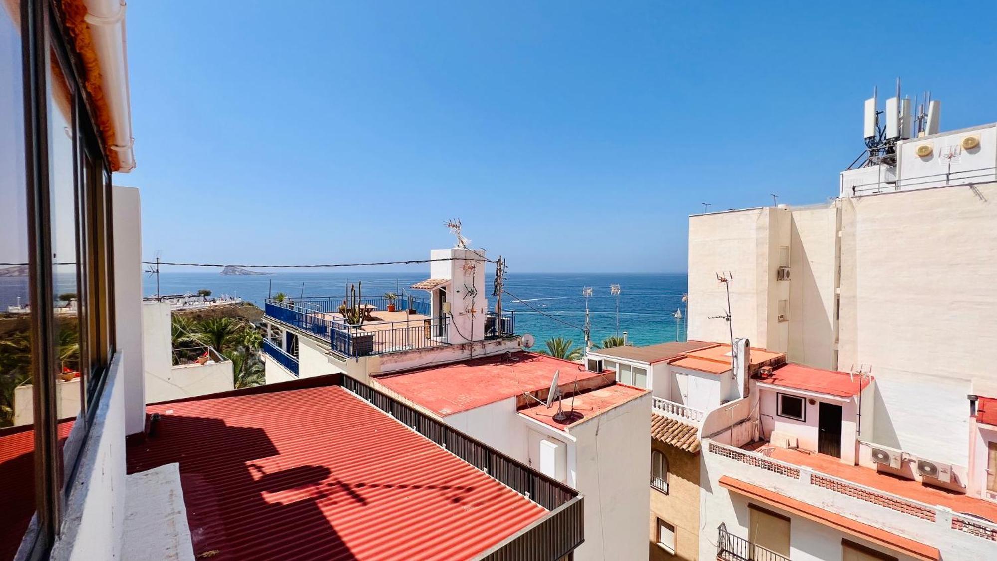 Atico Con Vistas En El Casco Antiguo De Benidorm Apartment Exterior photo