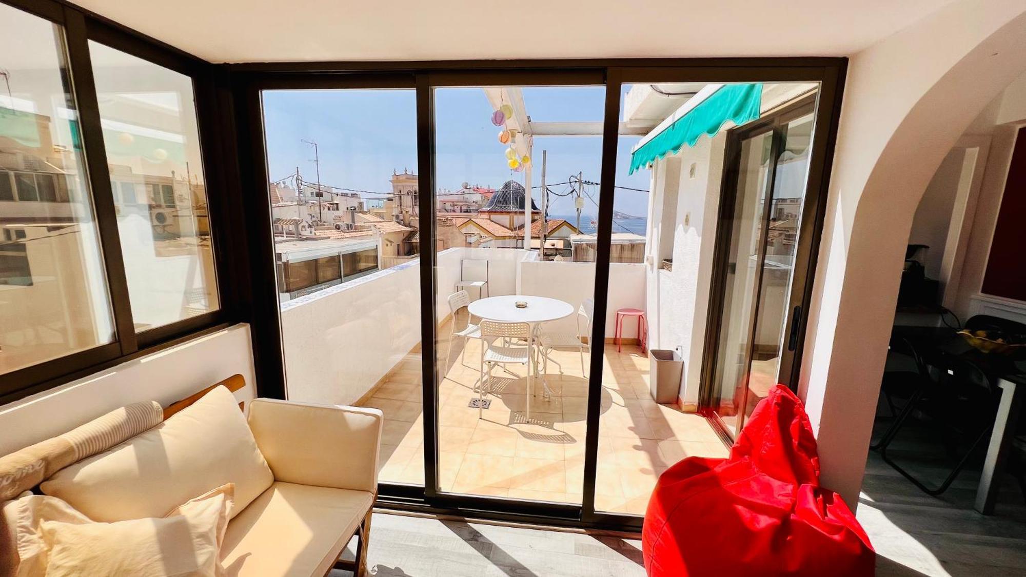 Atico Con Vistas En El Casco Antiguo De Benidorm Apartment Exterior photo